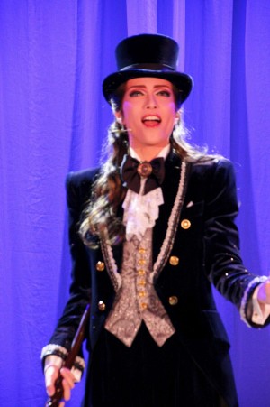 『伯爵令嬢‐ジュ・テーム、きみを愛さずにはいられない‐』制作発表会で行った、パフォーマンスの様子