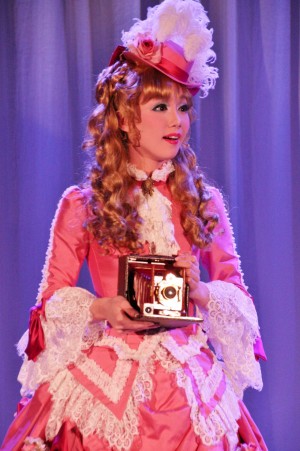 『伯爵令嬢‐ジュ・テーム、きみを愛さずにはいられない‐』制作発表会で行った、パフォーマンスの様子