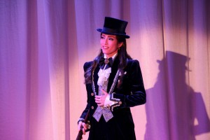 『伯爵令嬢‐ジュ・テーム、きみを愛さずにはいられない‐』制作発表会で行った、パフォーマンスの様子