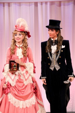 早霧せいな、咲妃みゆ、『伯爵令嬢‐ジュ・テーム、きみを愛さずにはいられない‐』制作発表会にて