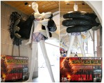 ゴジラ、名古屋に出現！　名鉄百貨店のマスコット「ナナちゃん人形」が捕えられた!?