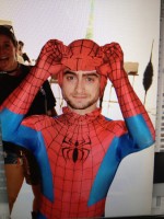 ダニエル・ラドクリフ、“スパイダーマン”姿でコミコンに潜入　誰にも気付かれず