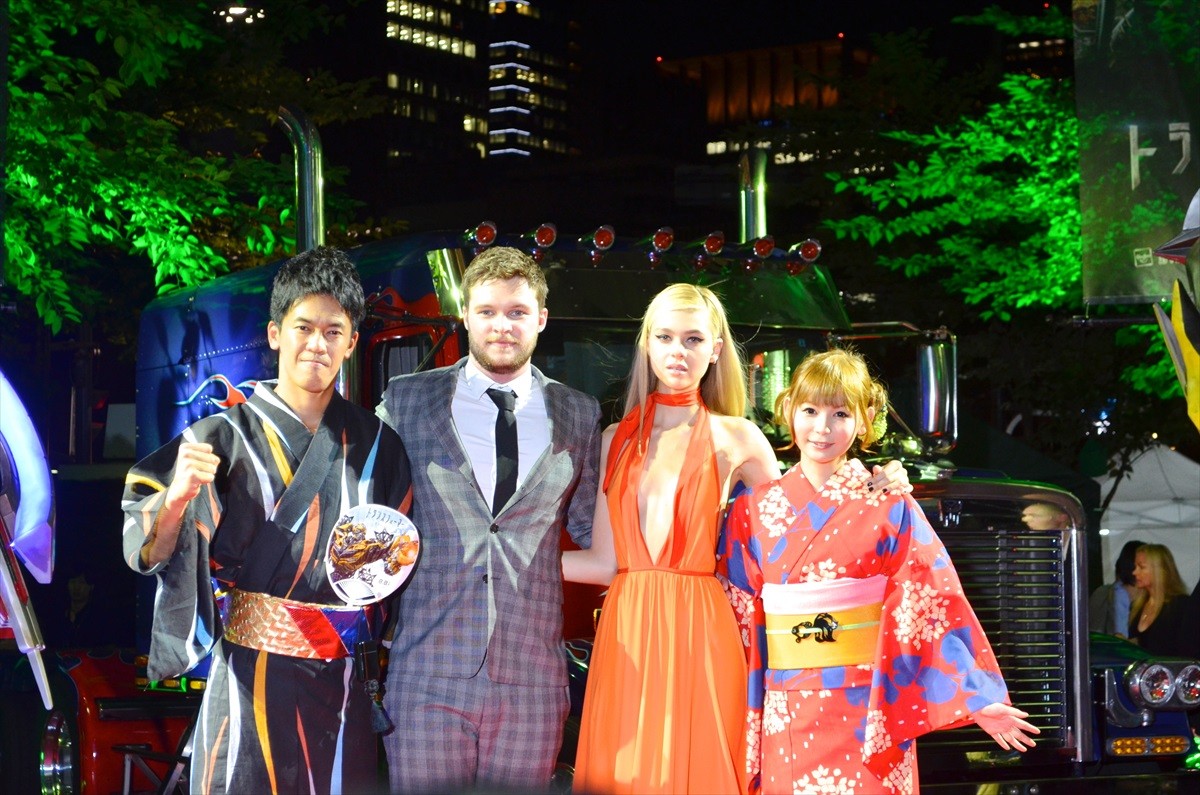 しょこたん「なんて美しい肩甲骨！」ハリウッド女優来日で興奮　