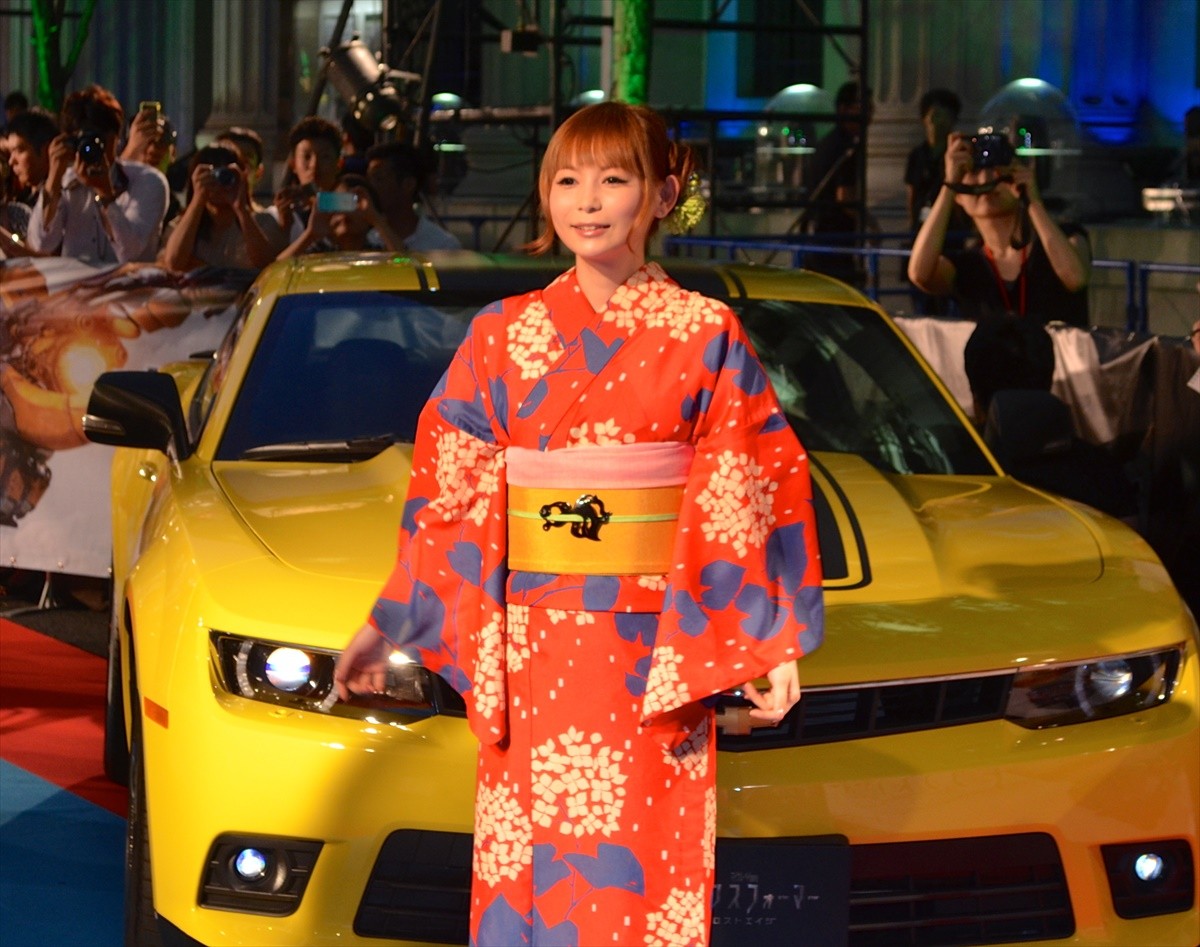 しょこたん「なんて美しい肩甲骨！」ハリウッド女優来日で興奮　