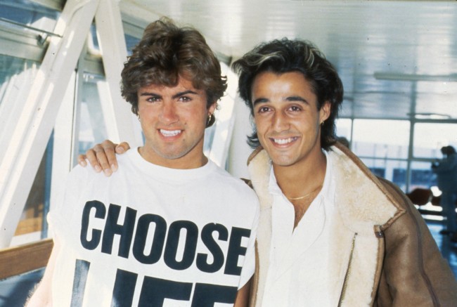 1980年代の人気ポップデュオ「ワム!」のジョージ・マイケルとアンドリュー・リッジリー(1986年当時)