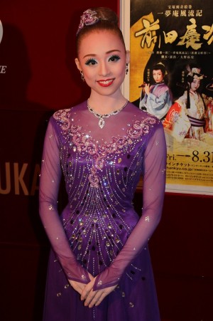 愛加あゆが出席、宝塚『一夢庵風流記 前田慶次』『My Dream TAKARAZUKA』囲み取材