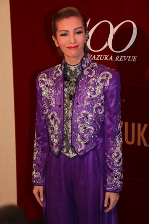 壮一帆が出席、宝塚『一夢庵風流記 前田慶次』『My Dream TAKARAZUKA』囲み取材