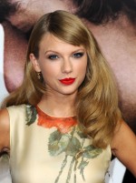 テイラー・スウィフトがファンに恋のアドバイス！「報われない愛ってスリリング」