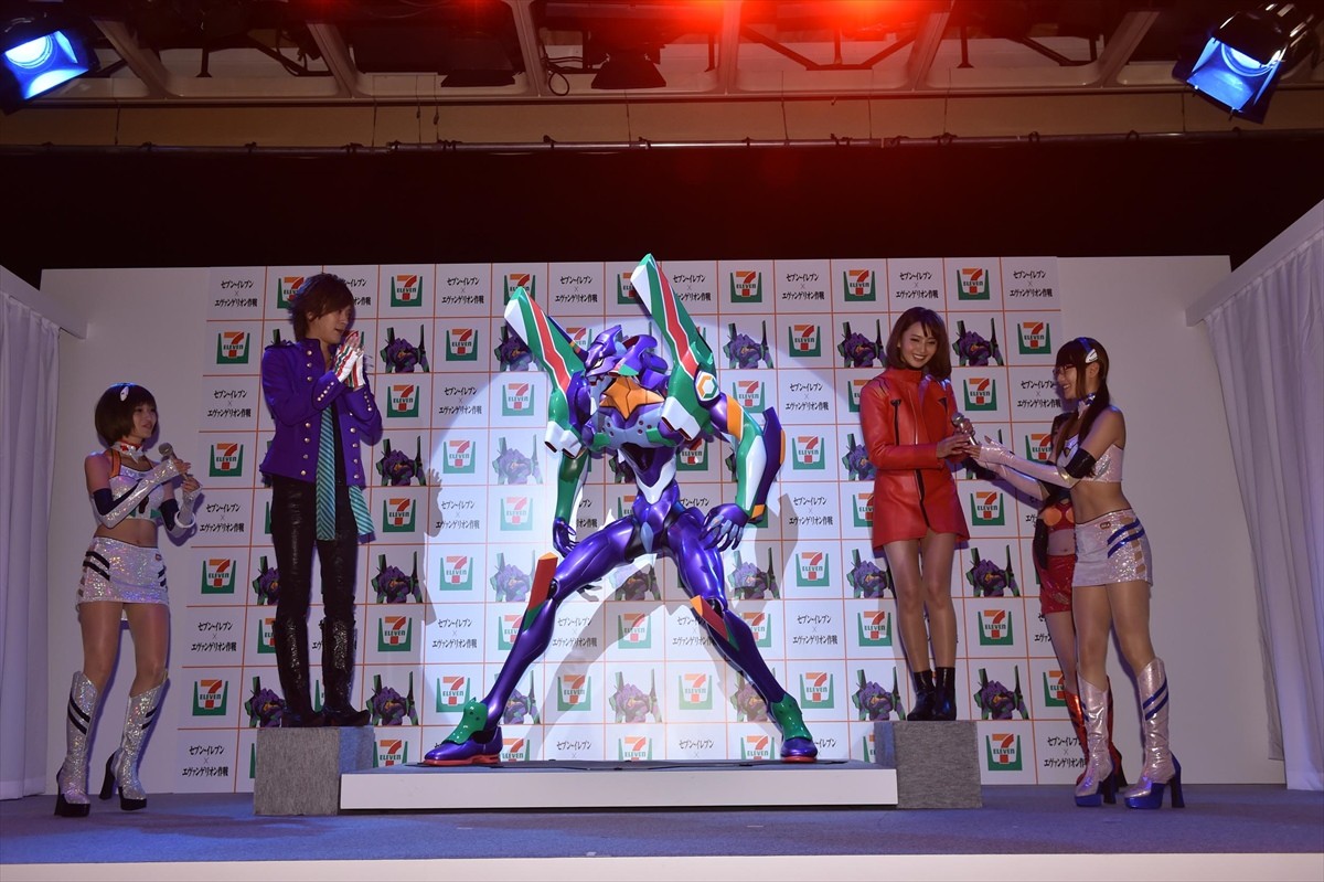 『エヴァ』1体170万円の巨大初号機フィギュア登場！　「セブン」とのコラボ作戦始動