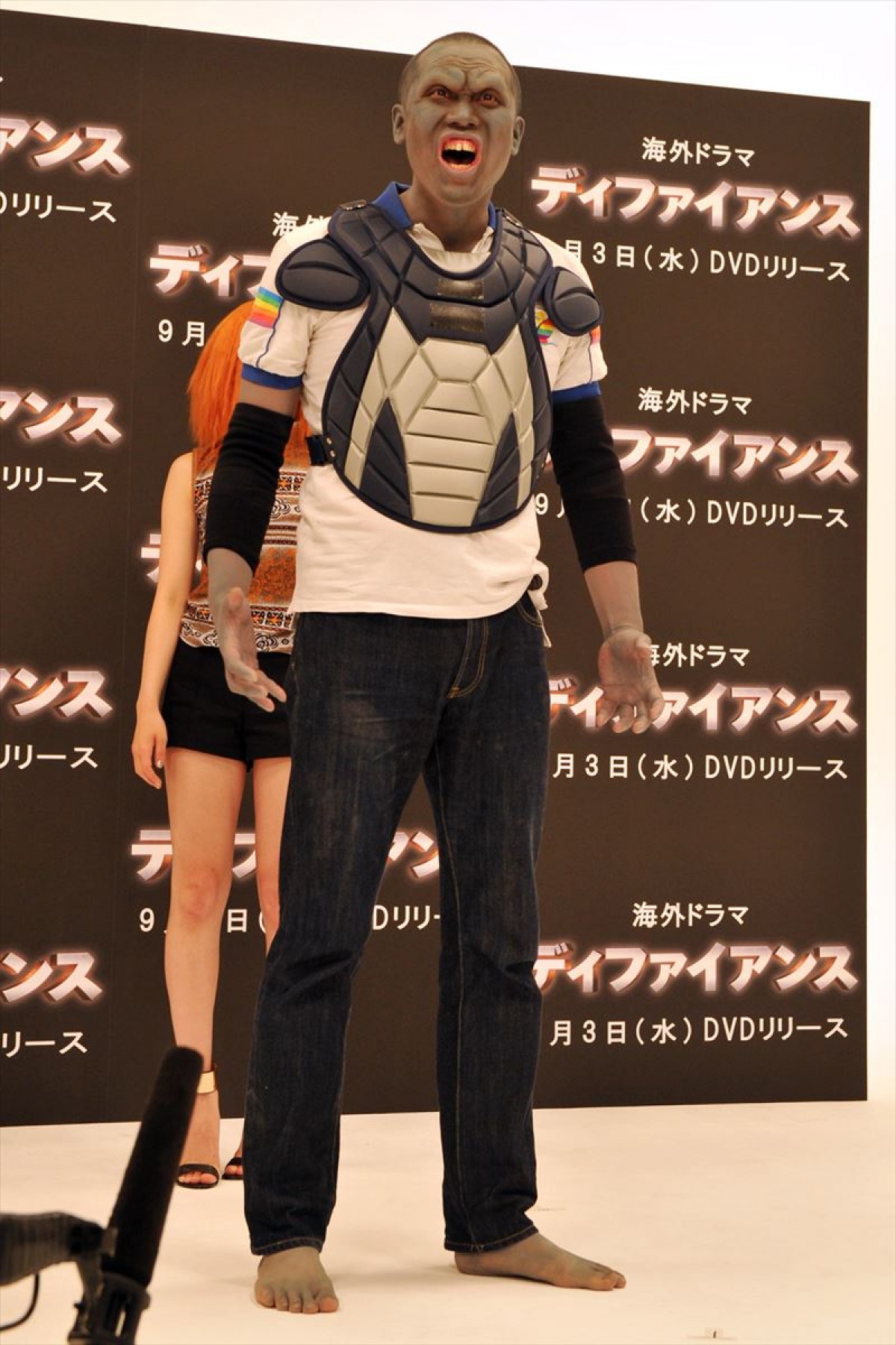 美人空手家・武田梨奈のハイキックに、おにぎり完敗「朝青龍の張り手より痛いっす」