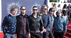 マルーン5、MTV Video Music Awards 2014にて