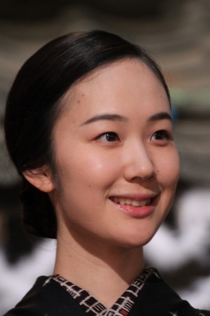 『花子とアン』クランクアップ取材会に登場した黒木華