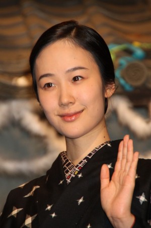 『花子とアン』クランクアップ取材会に登場した黒木華