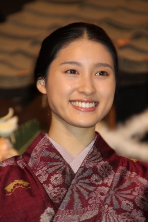 『花子とアン』クランクアップ取材会に登場した土屋太鳳