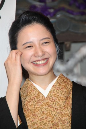 『花子とアン』クランクアップ取材会に登場した吉高由里子