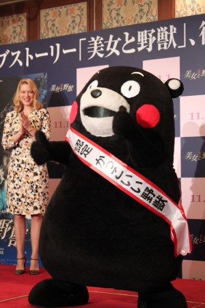 映画『美女と野獣』来日記者会見に登場したレア・セドゥー、くまモン