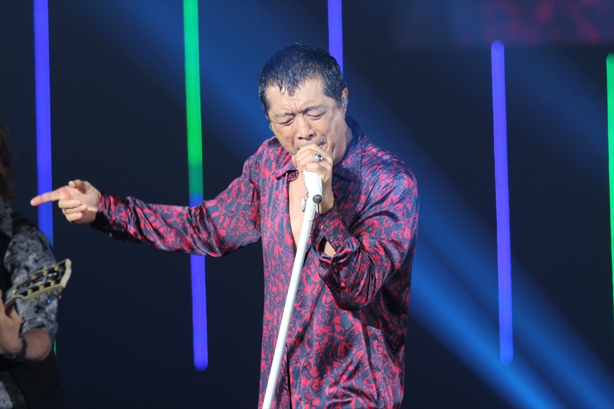 矢沢永吉、サプライズ登場！熱狂ライブに「ありがとう、ロックンロール！」＜東京ガールズコレクション2014AW＞