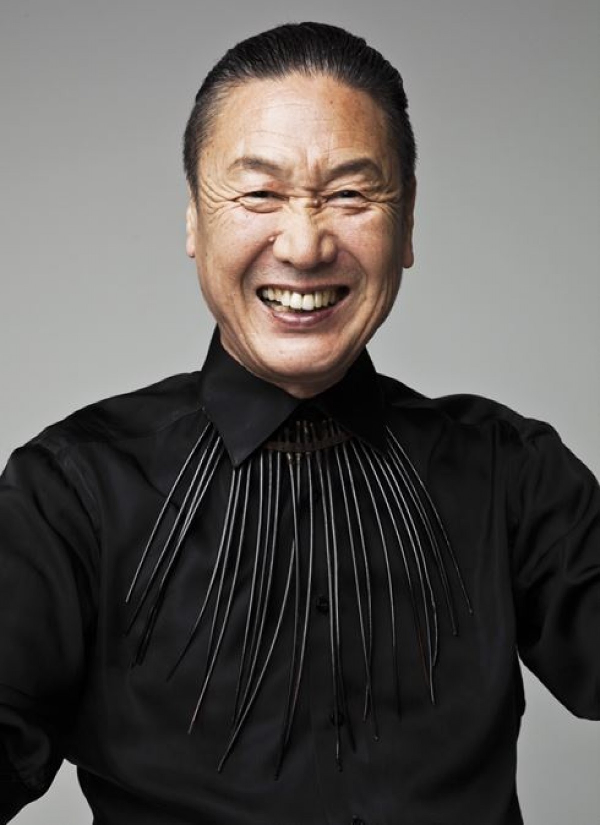  山本寛斎プロデュースのフェイスパック誕生　寛斎の世界観と美容成分が凝縮