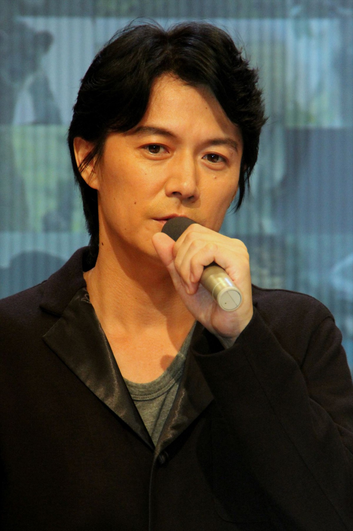 福山雅治『ホットスポット』でカメレオンの吸引力を試す!?「虫を口に咥えて…」