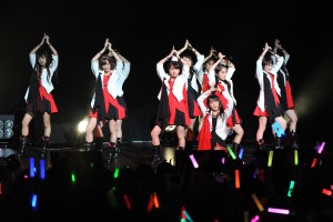 モーニング娘。誕生日イベント『18年目もいきまっしょい！』ライブの様子