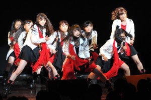 モーニング娘。誕生日イベント『18年目もいきまっしょい！』ライブの様子