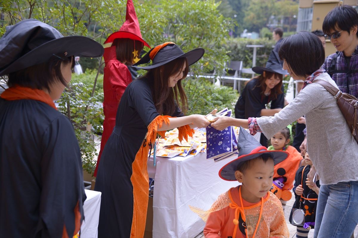 六本木のハロウィンパレード　今年の仮装テーマは「映画キャラクター」