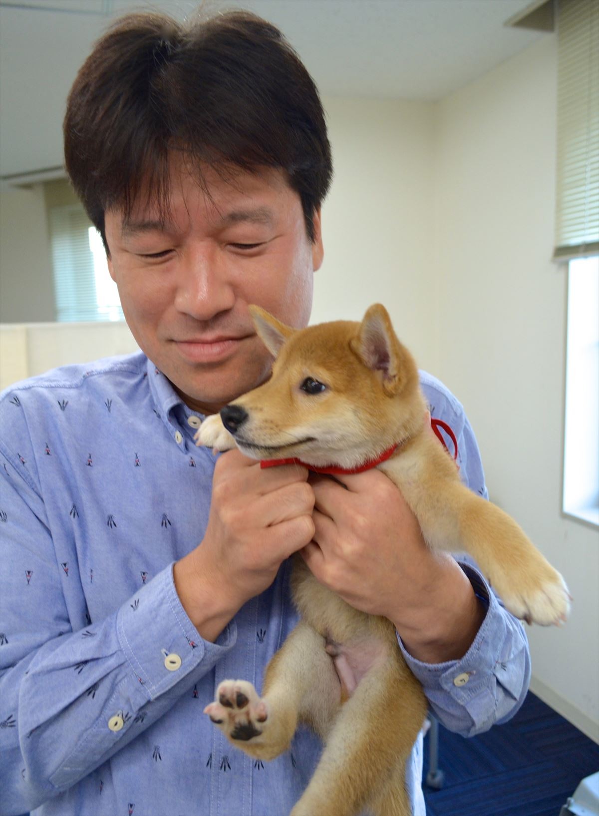 佐藤二朗「犬には全く興味なし」断言するも、実はマメシバ一郎にデレデレ