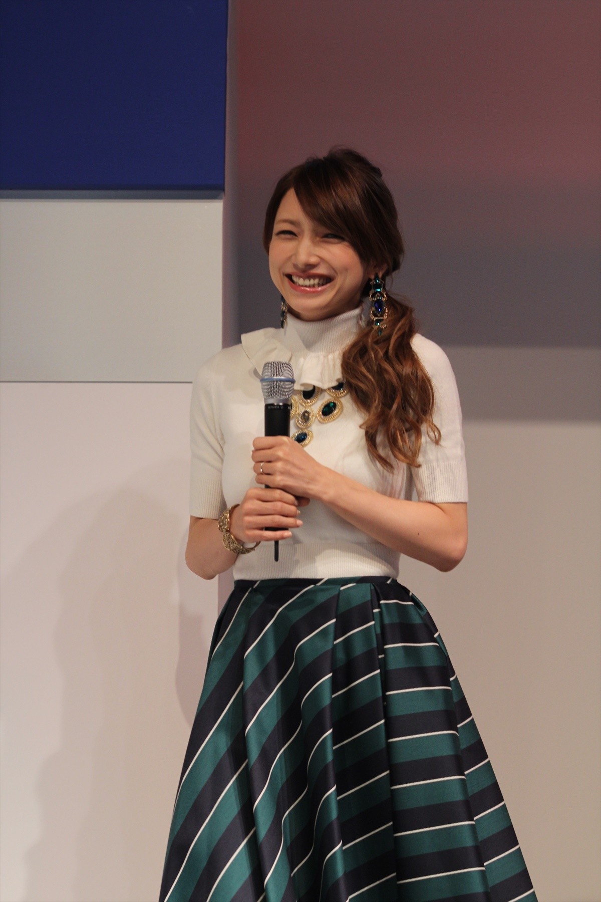 ＜TGS 2014＞後藤真希、『モンハン』ブースに登場！　CM共演した彦摩呂にダメ出し