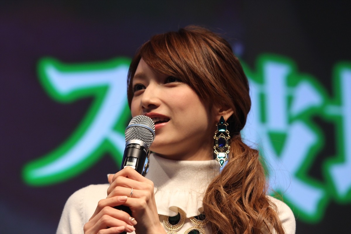 ＜TGS 2014＞後藤真希、『モンハン』ブースに登場！　CM共演した彦摩呂にダメ出し