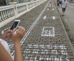 中国・重慶（チョンチン）市に設けられた「スマホ歩き専用レーン」