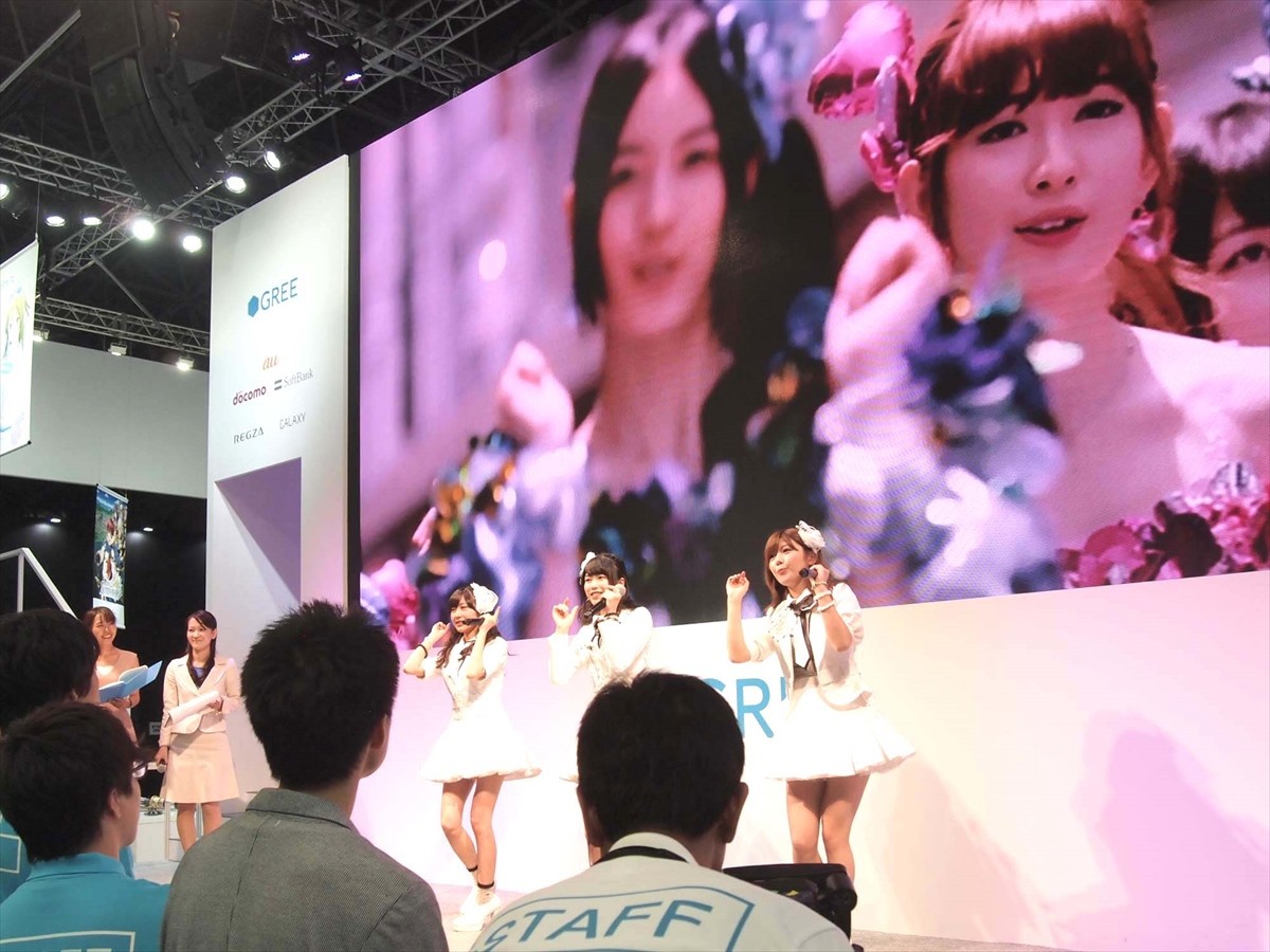 ＜TGS 2014＞AKB48横山、石田、宮崎が登場！スタッフと共に新曲ダンスを披露