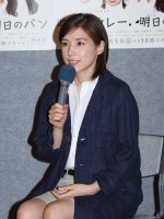 仲里依紗、『昨夜のカレー、明日のパン』試写会にて