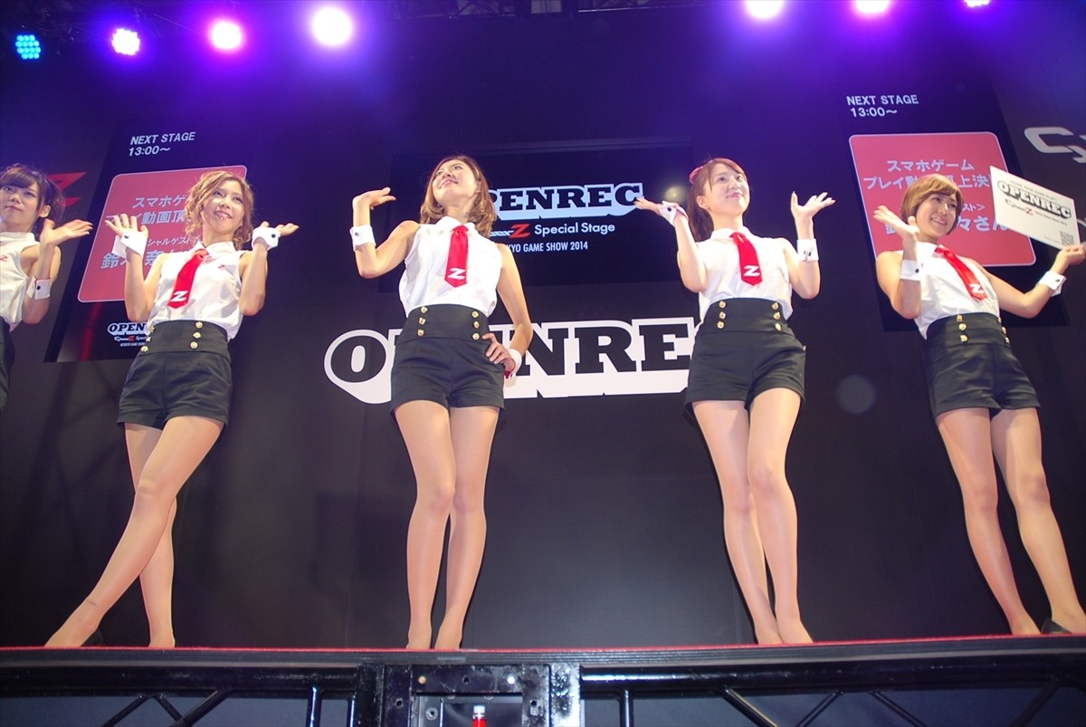 ＜TGS 2014＞鈴木奈々「キャンディークラッシュ」に挑戦！子供ができたら「一緒にゲームやりたい」