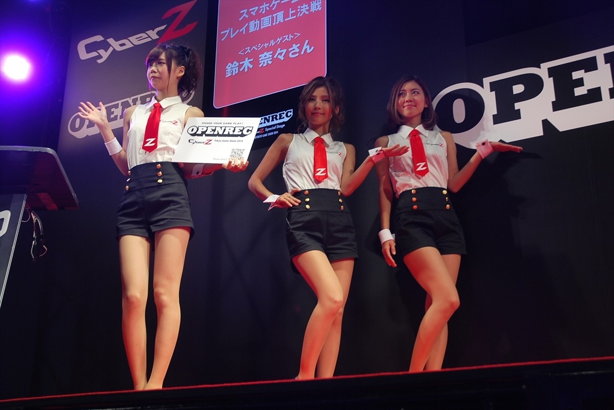 ＜TGS 2014＞鈴木奈々「キャンディークラッシュ」に挑戦！子供ができたら「一緒にゲームやりたい」