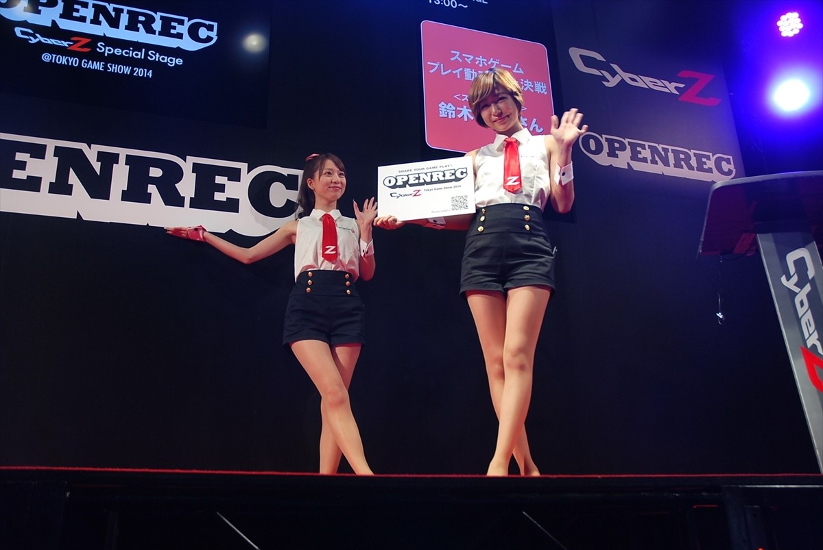 ＜TGS 2014＞鈴木奈々「キャンディークラッシュ」に挑戦！子供ができたら「一緒にゲームやりたい」
