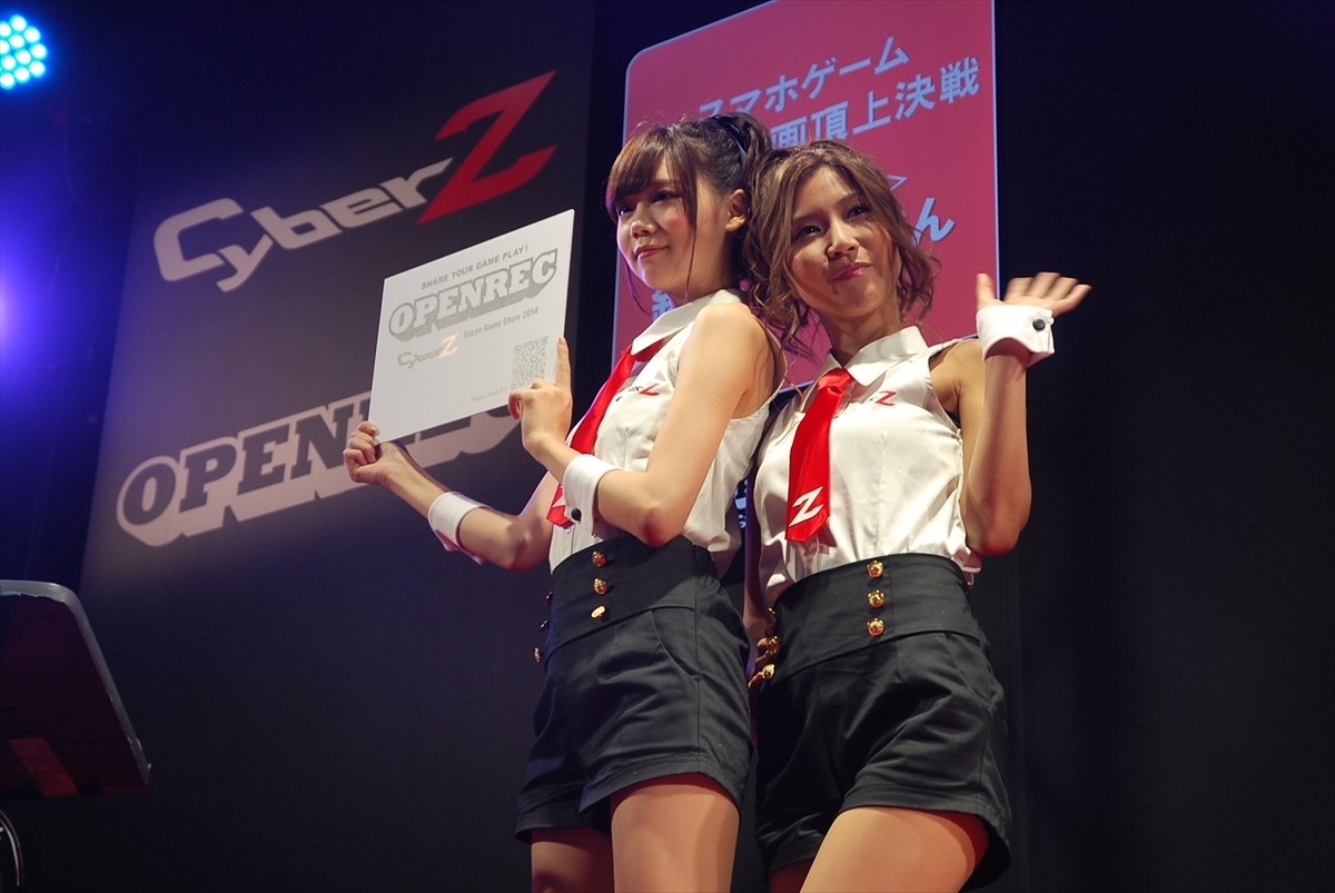 ＜TGS 2014＞鈴木奈々「キャンディークラッシュ」に挑戦！子供ができたら「一緒にゲームやりたい」