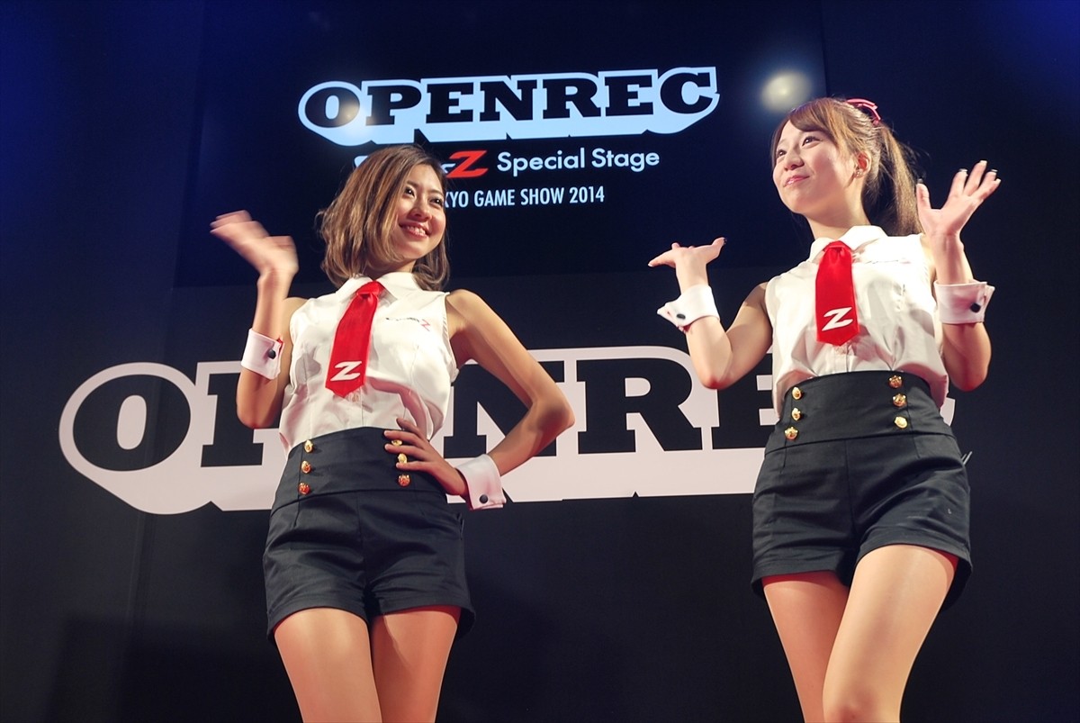 ＜TGS 2014＞鈴木奈々「キャンディークラッシュ」に挑戦！子供ができたら「一緒にゲームやりたい」