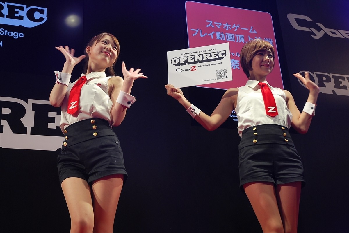 ＜TGS 2014＞鈴木奈々「キャンディークラッシュ」に挑戦！子供ができたら「一緒にゲームやりたい」