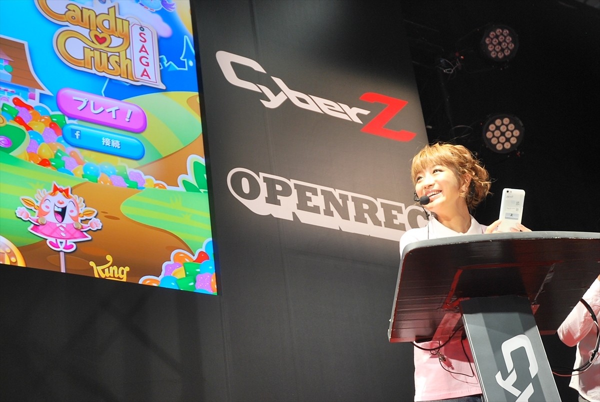 ＜TGS 2014＞鈴木奈々「キャンディークラッシュ」に挑戦！子供ができたら「一緒にゲームやりたい」