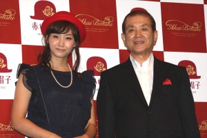 藤本美貴、「株式会社赤い帽子」社名変更および商品発表記者会見にて