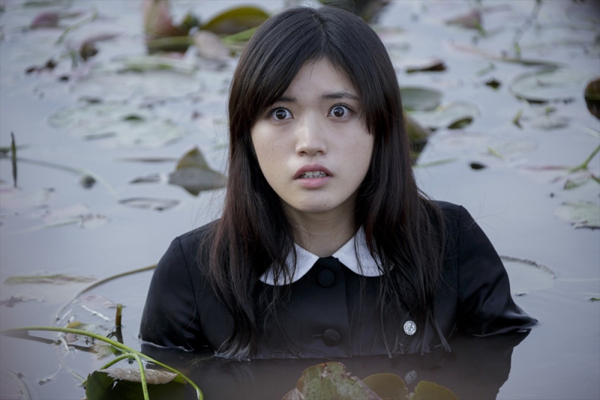 『零』中条あやみ＆森川葵、キスシーンは余裕!?「どの角度がいいですか？」逆質問