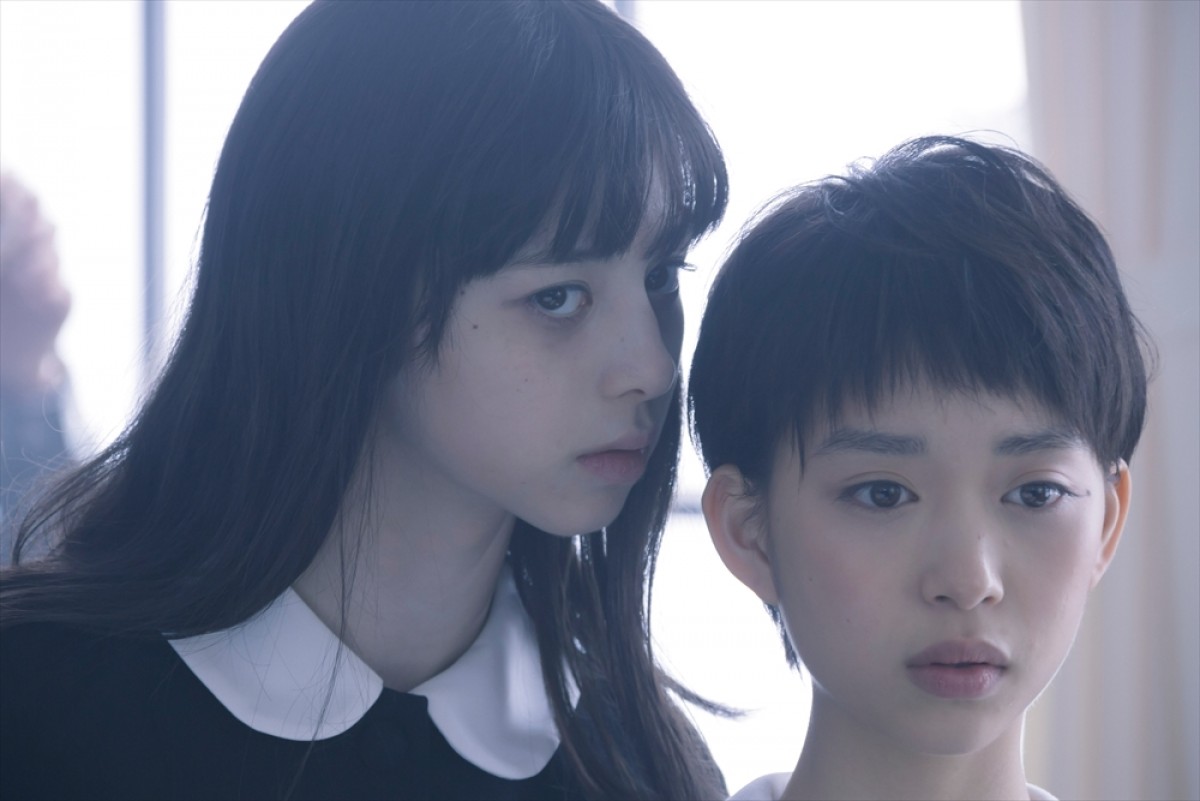 『劇場版 零~ゼロ~』主演の中条あやみと森川葵も『Seventeen』(集英社)のモデル