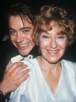 ロバート・ダウニー・Jr．、母親が死去　フェイスブックで母への思いを明かす