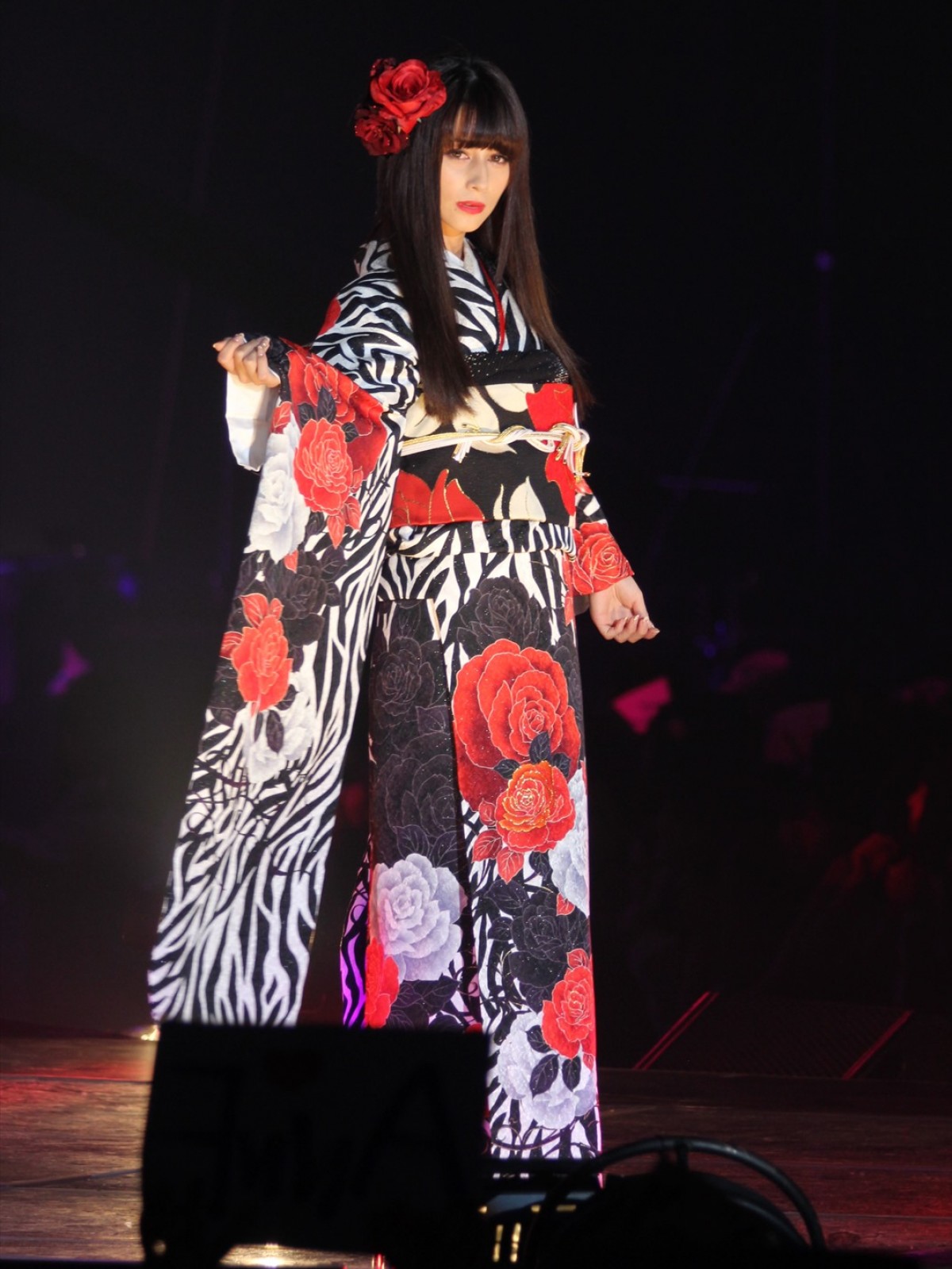 佐々木希、トップバッターで登場！モデルの貫録に会場沸く＜GirlsAward 2014秋冬＞