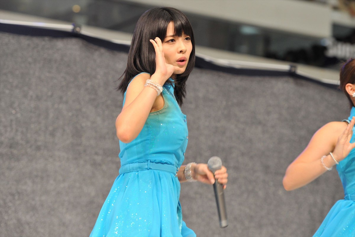 Juice＝Juice、デビュー1周年＆新曲発売のお祝いに乾杯！「ゆくゆくは武道館へ」