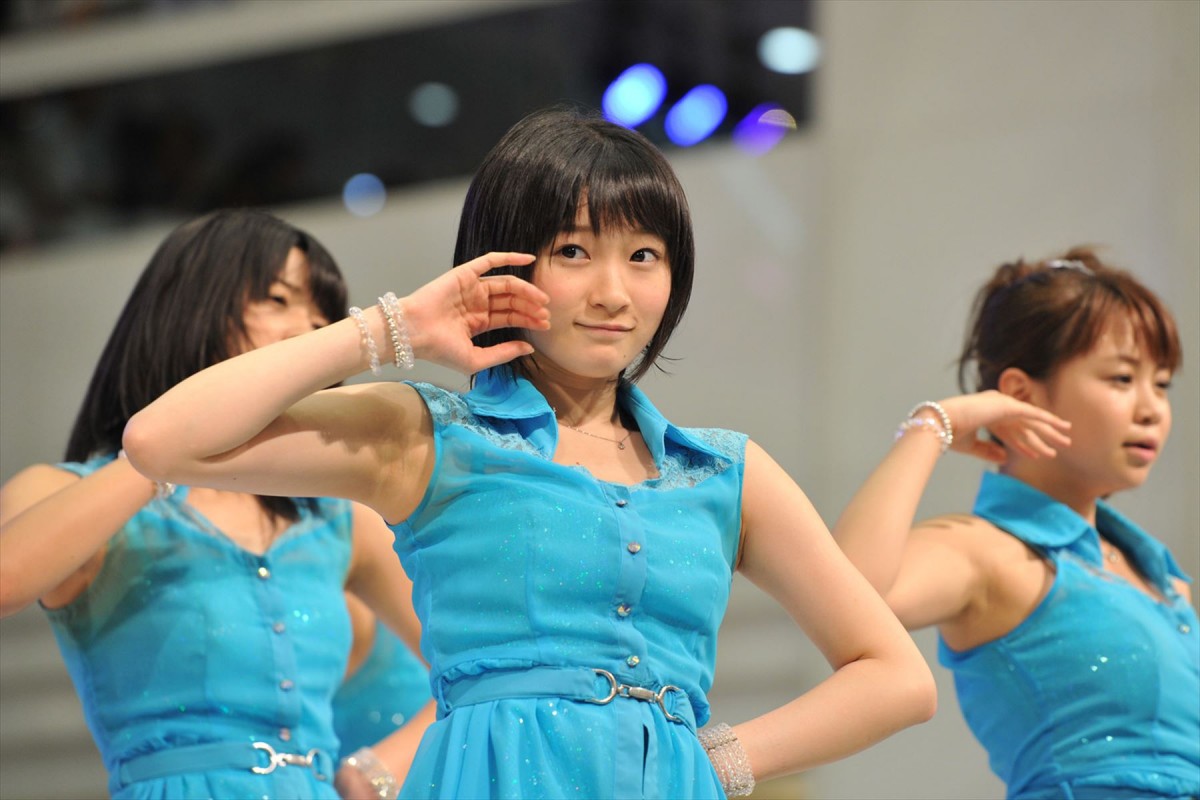 Juice＝Juice、デビュー1周年＆新曲発売のお祝いに乾杯！「ゆくゆくは武道館へ」