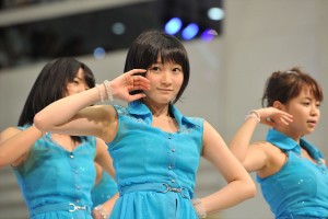 5thシングル『背伸び』を披露するJuice＝Juice