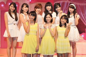 「スマイレージ」新メンバー、（前方左から）相川茉穂、佐々木莉佳子、室田瑞希