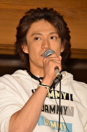 『信長協奏曲』記者会見に登場した小栗旬