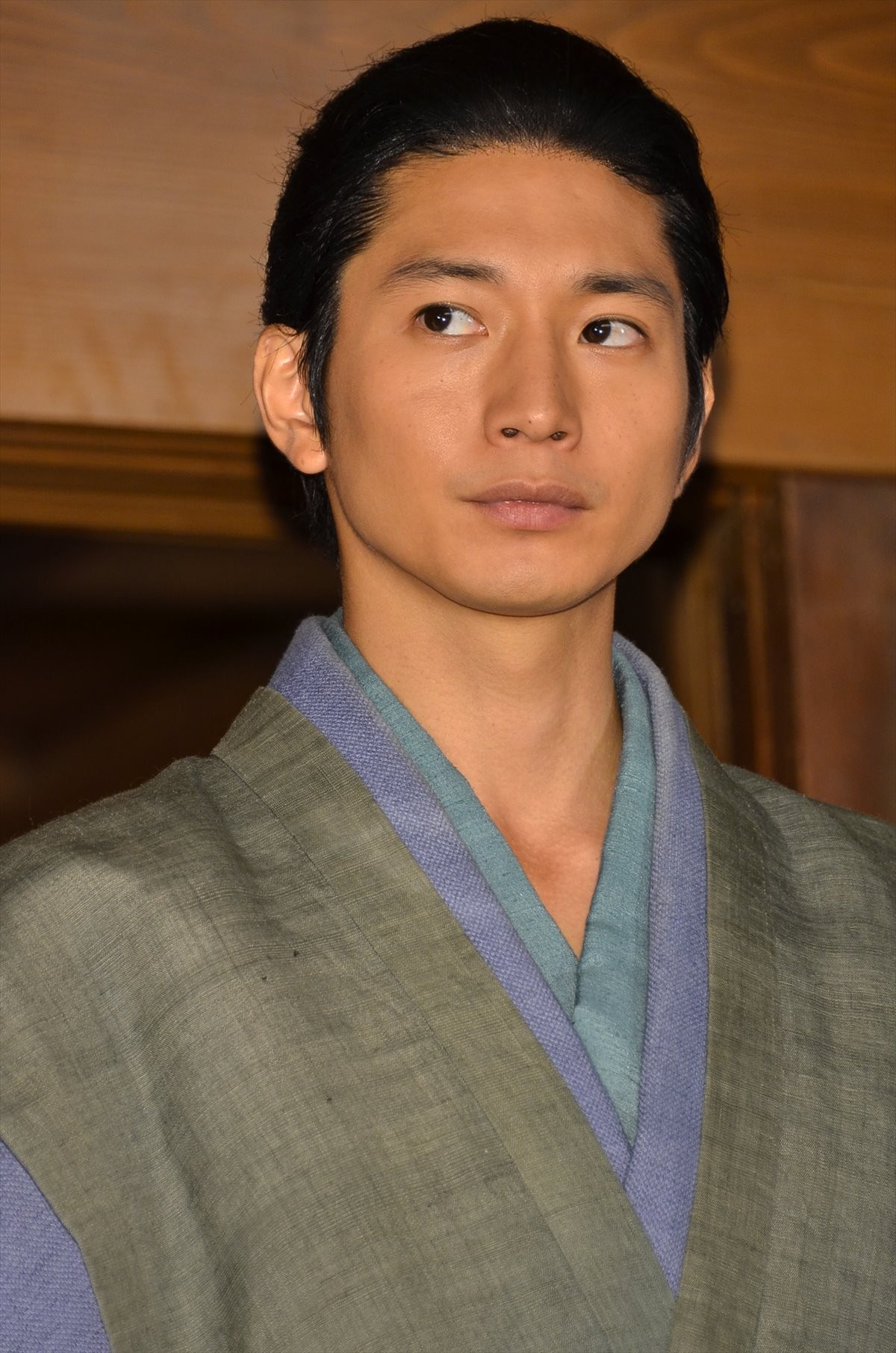 小栗旬、家ではおむつの取り替えも!?　生まれたばかりの第一子に「滅茶苦茶可愛い」